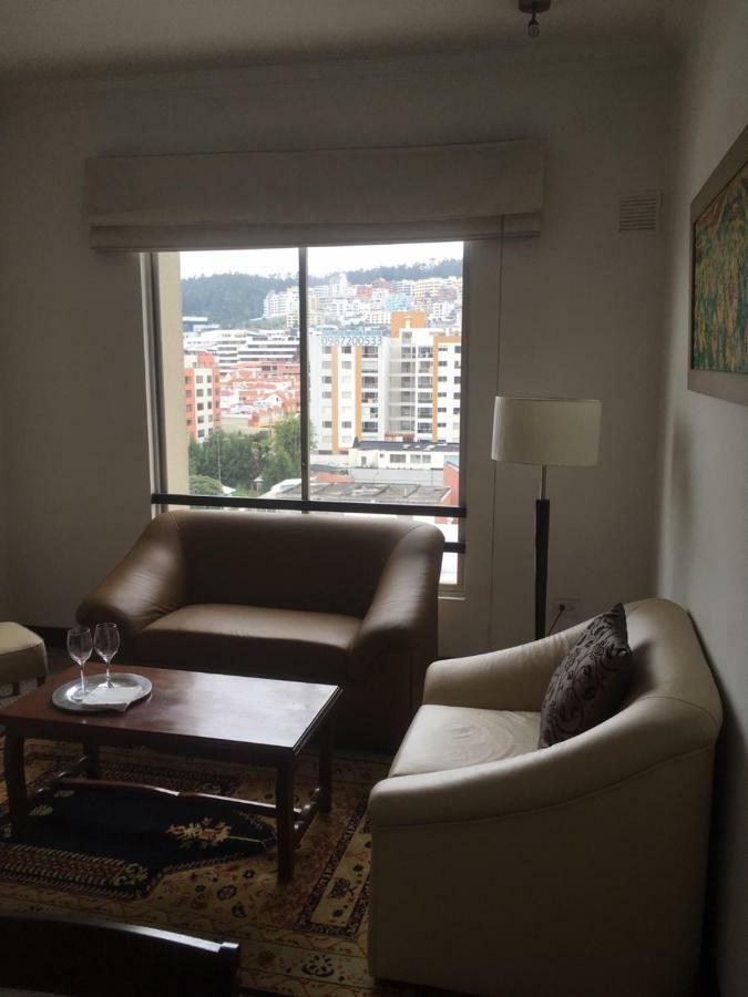 Suites Parque Real Quito Exterior foto