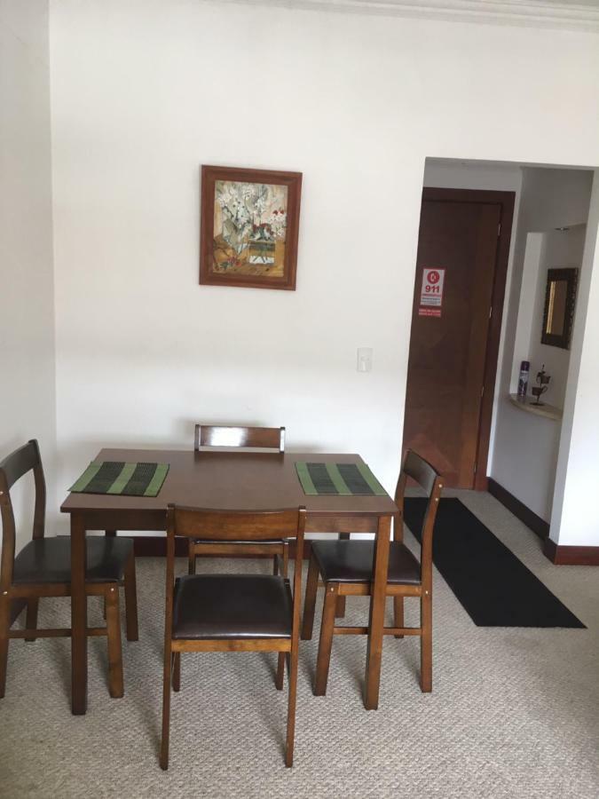 Suites Parque Real Quito Exterior foto